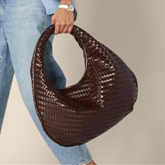 Handbags - NWT Elegant Brown Woven Hobo Bag